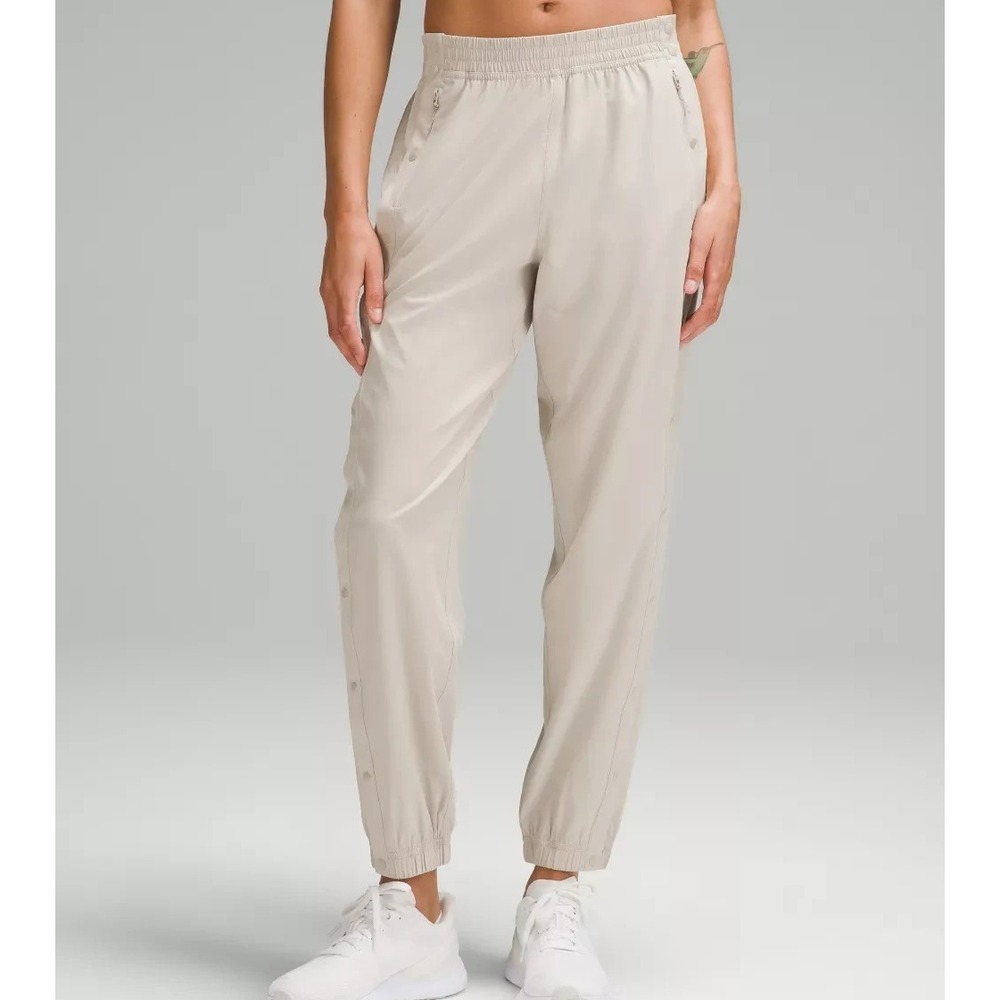 Lululemon Tear-Away Mid-Rise Track Pant Mojave Tan Beige Women's‎ 8 Pockets